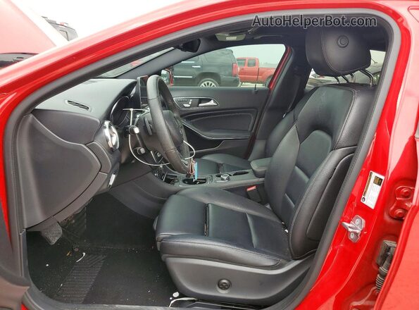 WDCTG4EB0LU020962 2020 MERCEDES-BENZ GLA Red Front interior view