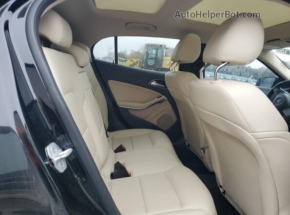WDCTG4EB1HJ327310 2017 MERCEDES-BENZ GLA Black Vista de los asientos traseros
