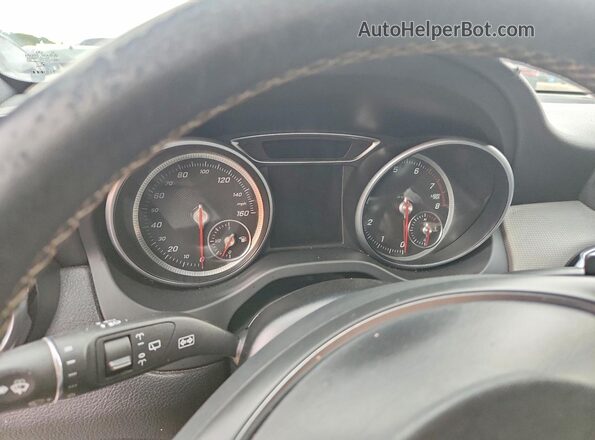 WDCTG4EB1JJ406269 2018 MERCEDES-BENZ GLA White Սարքավորումների վահանակի տեսք