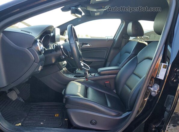 WDCTG4EB1KU013453 2019 MERCEDES-BENZ GLA Черный Вид салона спереди