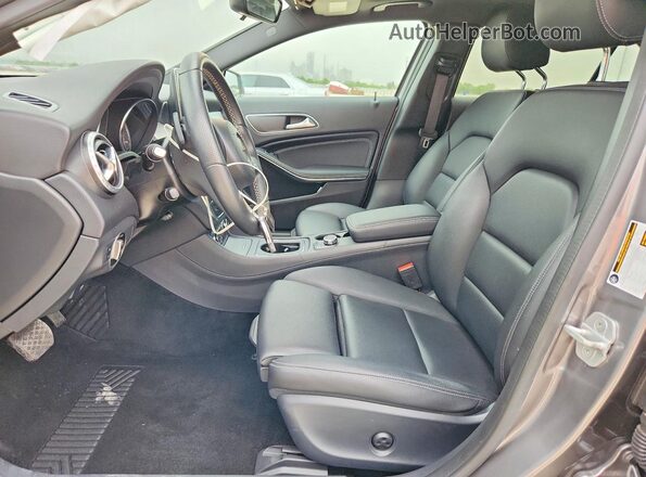 WDCTG4EB2GJ250879 2016 MERCEDES-BENZ GLA Silver წინა სალონის ხედი
