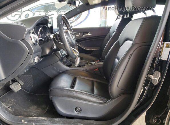 WDCTG4EB2JJ439846 2018 MERCEDES-BENZ GLA Black Widok wnętrza z przodu