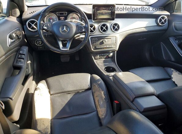 WDCTG4EB3GJ225831 2016 MERCEDES-BENZ GLA Черный Вид панели приборов