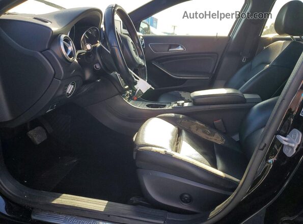 WDCTG4EB3GJ225831 2016 MERCEDES-BENZ GLA Черный Вид салона спереди