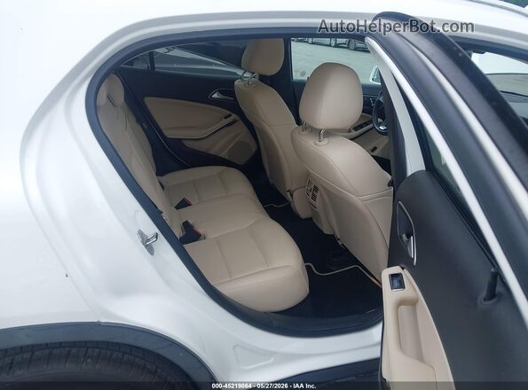 WDCTG4EB3KU004205 2019 MERCEDES-BENZ GLA 250 White VIN კოდის სტიკერის ხედი
