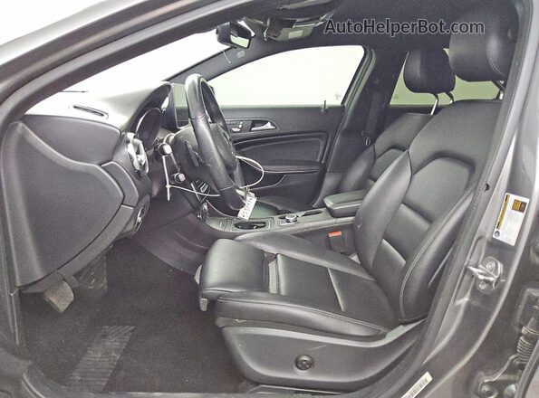 WDCTG4EB4LJ650193 2020 MERCEDES-BENZ GLA Серый Вид салона спереди