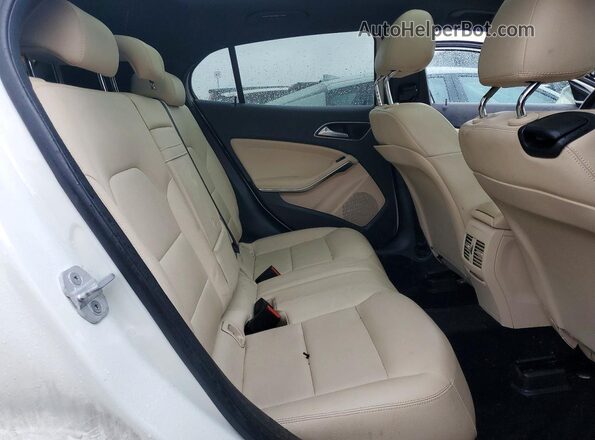 WDCTG4EB5GJ205645 2016 MERCEDES-BENZ GLA Белый Вид задних сидений