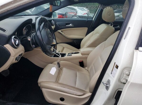 WDCTG4EB5GJ205645 2016 MERCEDES-BENZ GLA Белый Вид салона спереди