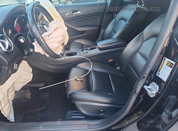 WDCTG4EB5JJ406551 2018 MERCEDES-BENZ GLA Черный Вид салона спереди