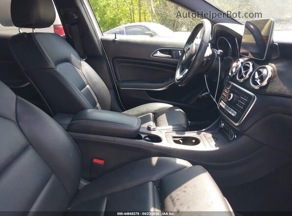 WDCTG4EB5KU020292 2019 MERCEDES-BENZ GLA 250 White Вид салону спереду