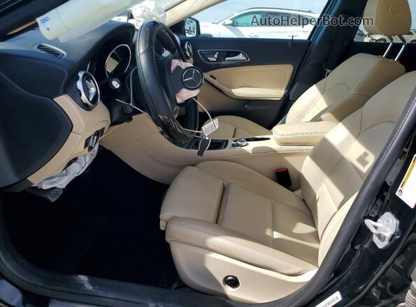 WDCTG4EB6JJ380249 2018 MERCEDES-BENZ GLA Black Widok wnętrza z przodu
