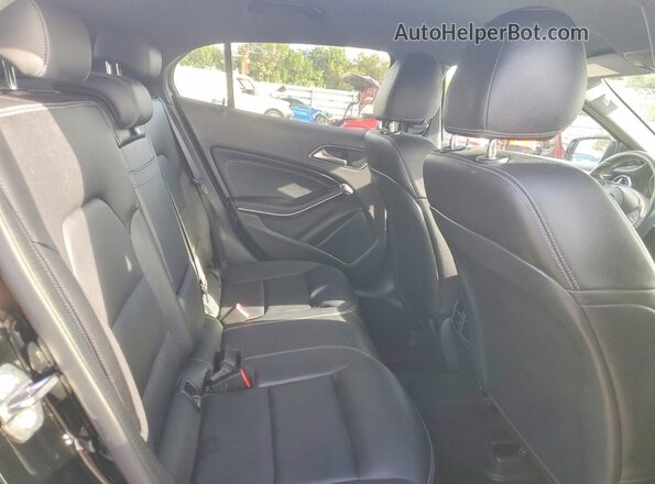 WDCTG4EB7JJ530353 2018 MERCEDES-BENZ GLA Черный Вид задней части салона