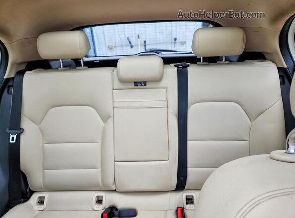WDCTG4EB8JJ393309 2018 MERCEDES-BENZ GLA White Widok tylnych siedzeń