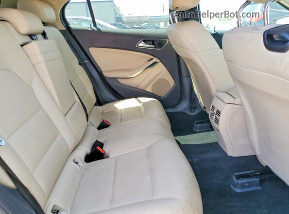 WDCTG4EB9GJ198733 2016 MERCEDES-BENZ GLA Brown Rear interior view