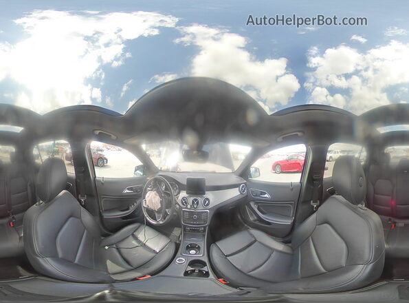 WDCTG4EBXHJ307038 2017 MERCEDES-BENZ GLA Черный Панорамный вид салона 360°