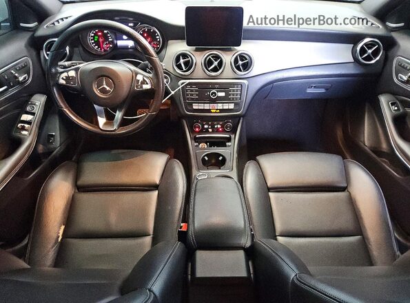WDCTG4EBXLU027613 2020 MERCEDES-BENZ GLA Белый Вид панели приборов