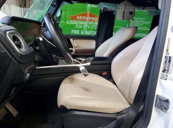 WDCYC6BJ4KX300115 2019 MERCEDES-BENZ G-CLASS Белый Вид салона спереди