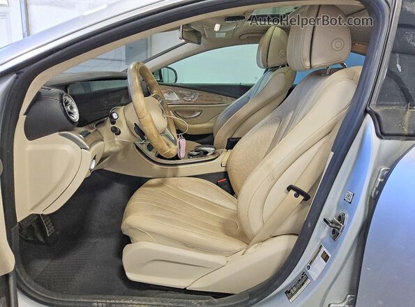 WDD2J5JB9KA027722 2019 MERCEDES-BENZ CLS-CLASS Silver Widok wnętrza z przodu