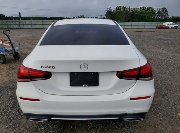 WDD3G4EB7KW000724 2019 MERCEDES-BENZ A White უკანა ხედი