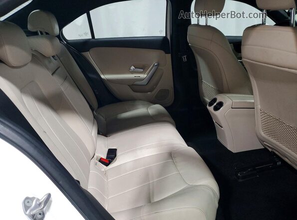 WDD3G4EB7KW026501 2019 MERCEDES-BENZ A Белый Вид задних сидений