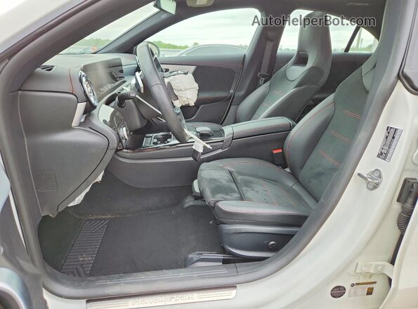 WDD5J4HB8LN028058 2020 MERCEDES-BENZ CLA-CLASS Белый Вид салона спереди