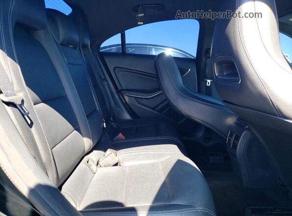 WDDSJ4EB0JN639822 2018 MERCEDES-BENZ CLA-CLASS Black Widok tylnych siedzeń