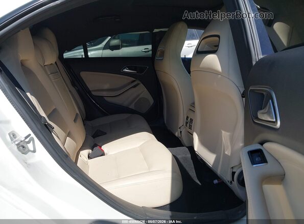 WDDSJ4EB2GN381067 2016 MERCEDES-BENZ CLA 250 White VIN კოდის სტიკერის ხედი