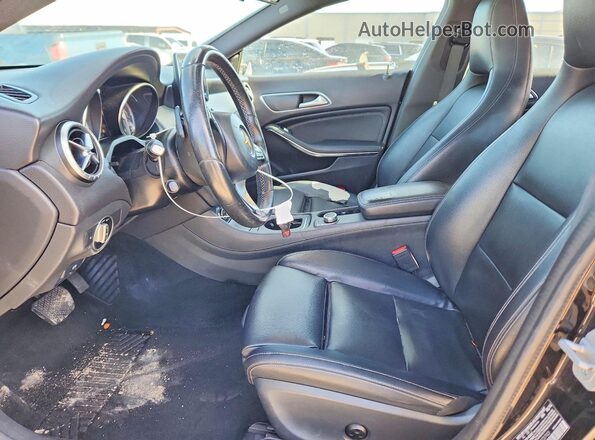 WDDSJ4EB3GN372703 2016 MERCEDES-BENZ CLA-CLASS Black Вид салону спереду