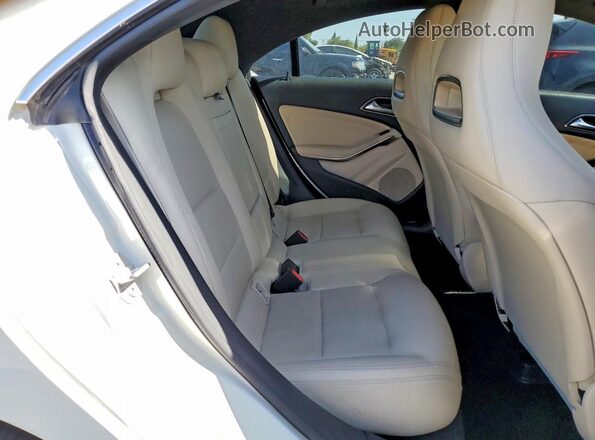 WDDSJ4EB4JN619637 2018 MERCEDES-BENZ CLA-CLASS White Вид задніх сидінь