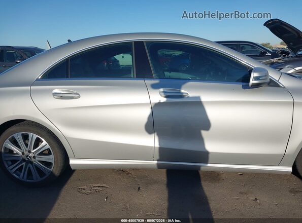 WDDSJ4EB5JN592898 2018 MERCEDES-BENZ CLA 250 Silver Vista interior de 360 grados