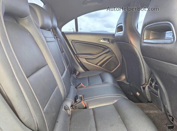 WDDSJ4EB6KN708630 2019 MERCEDES-BENZ CLA-CLASS Черный Вид задних сидений