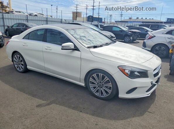 WDDSJ4EB8JN581796 2018 MERCEDES-BENZ CLA-CLASS Белый Передняя правая четверть