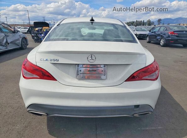 WDDSJ4EB8JN581796 2018 MERCEDES-BENZ CLA-CLASS Белый Вид сзади