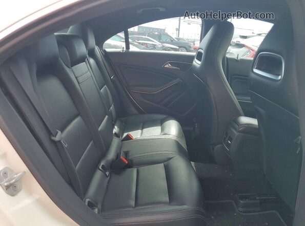 WDDSJ4EB8JN581796 2018 MERCEDES-BENZ CLA-CLASS Белый Вид задних сидений
