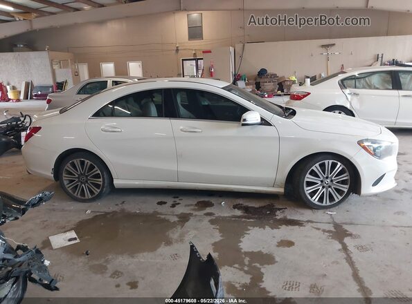 WDDSJ4EB8JN594693 2018 MERCEDES-BENZ CLA 250 White უკანა სალონის ხედი
