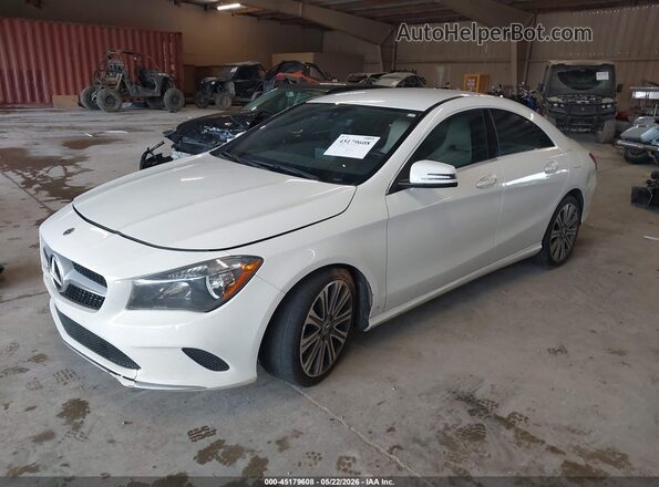 WDDSJ4EB8JN594693 2018 MERCEDES-BENZ CLA 250 White წინა მარცხენა ხედი სამი მეოთხედიდან