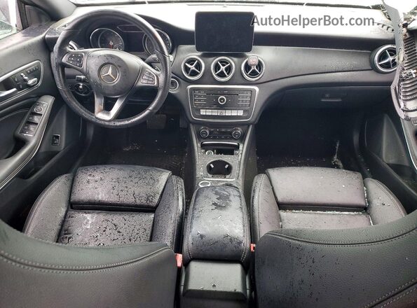 WDDSJ4EB8KN744819 2019 MERCEDES-BENZ CLA-CLASS White Widok deski rozdzielczej