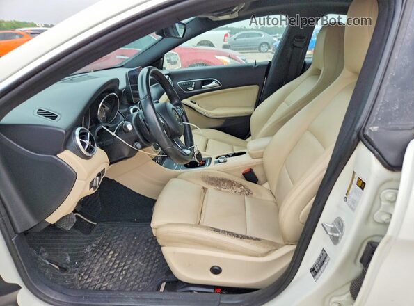 WDDSJ4EB9JN530498 2018 MERCEDES-BENZ CLA-CLASS White Вид салону спереду