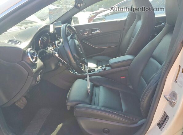 WDDSJ4EB9JN571200 2018 MERCEDES-BENZ CLA-CLASS White Widok wnętrza z przodu