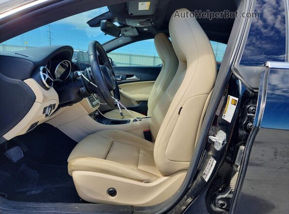 WDDSJ4EBXHN437371 2017 MERCEDES-BENZ CLA-CLASS Black Vista interior delantera