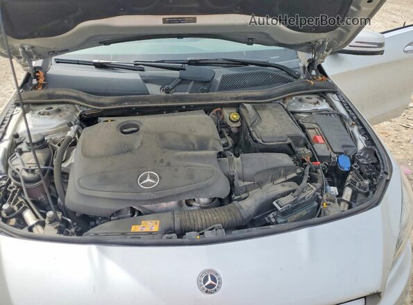 WDDSJ4GB1KN720469 2019 MERCEDES-BENZ CLA-CLASS Серебряный Вид задней части салона