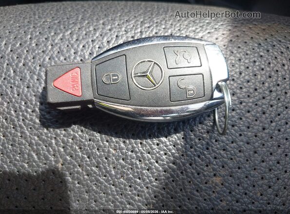 WDDWF4KB3GR173084 2016 MERCEDES-BENZ C-CLASS Серебряный Вид панели приборов