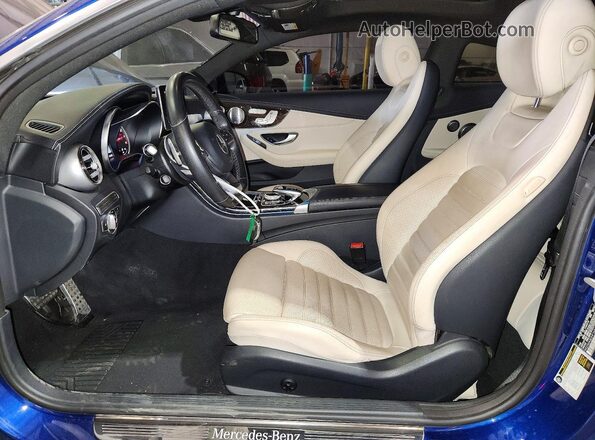 WDDWJ4JB3HF368461 2017 MERCEDES-BENZ C Синий Вид салона спереди
