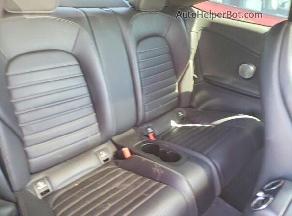 WDDWJ6EB4JF676086 2018 MERCEDES-BENZ C Серебряный Вид задних сидений