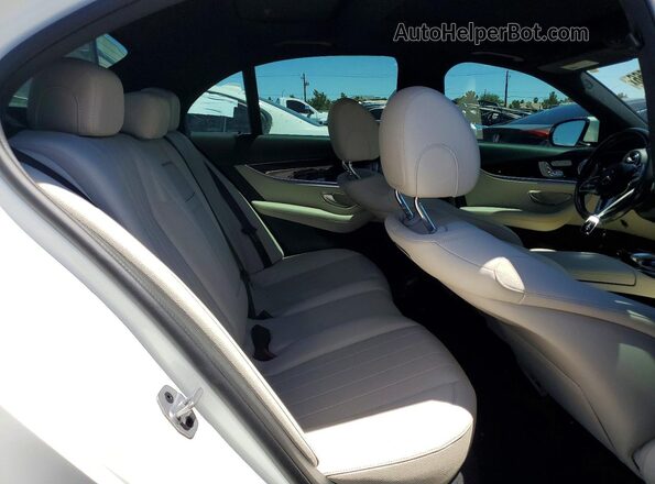 WDDZF4JB2KA558853 2019 MERCEDES-BENZ E White Вид задніх сидінь