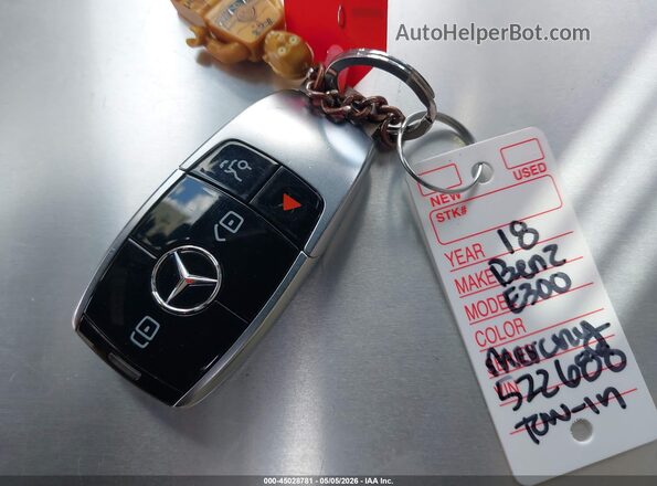 WDDZF4JBXJA343929 2018 MERCEDES-BENZ E-CLASS Серый Вид панели приборов