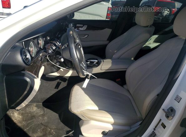 WDDZF4JBXKA600458 2019 MERCEDES-BENZ E White Vista interior delantera