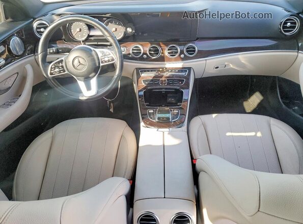 WDDZF4JBXKA600458 2019 MERCEDES-BENZ E White Vista del salpicadero