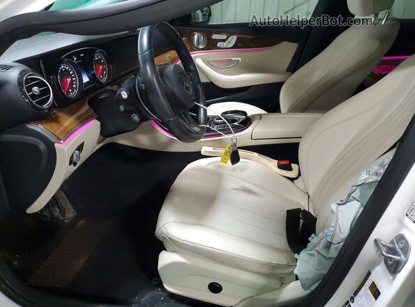 WDDZF4KB0HA062747 2017 MERCEDES-BENZ E Белый Вид салона спереди