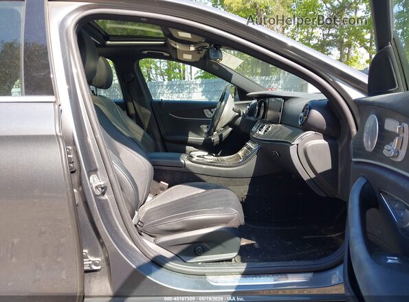 WDDZF4KB4HA209572 2017 MERCEDES-BENZ E-CLASS Серый Вид салона спереди